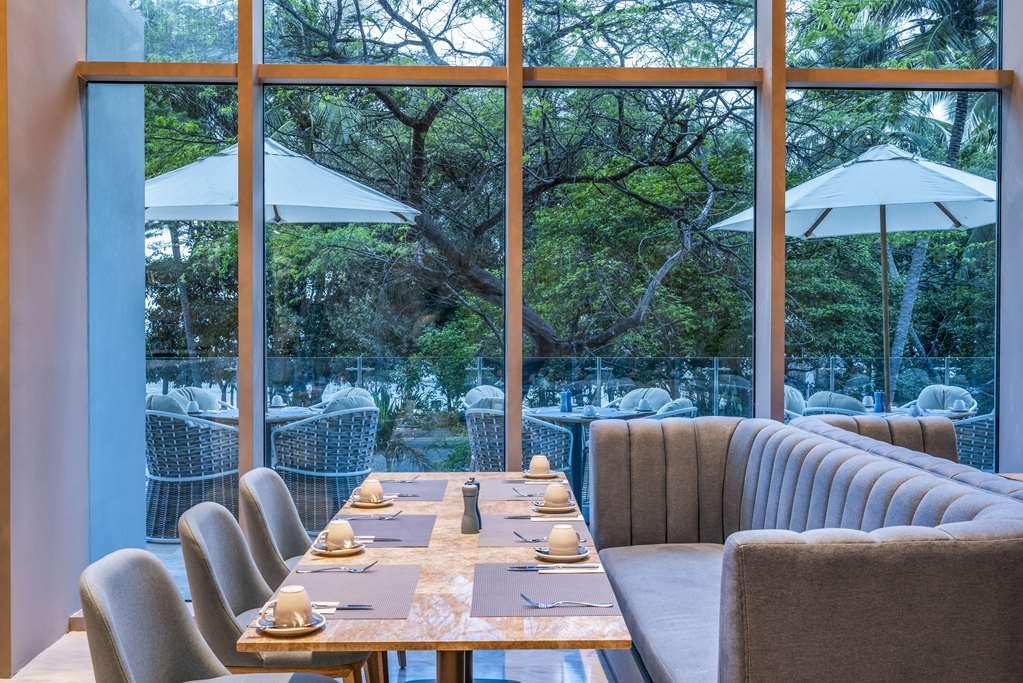فندق Hilton Santa Marta المطعم الصورة