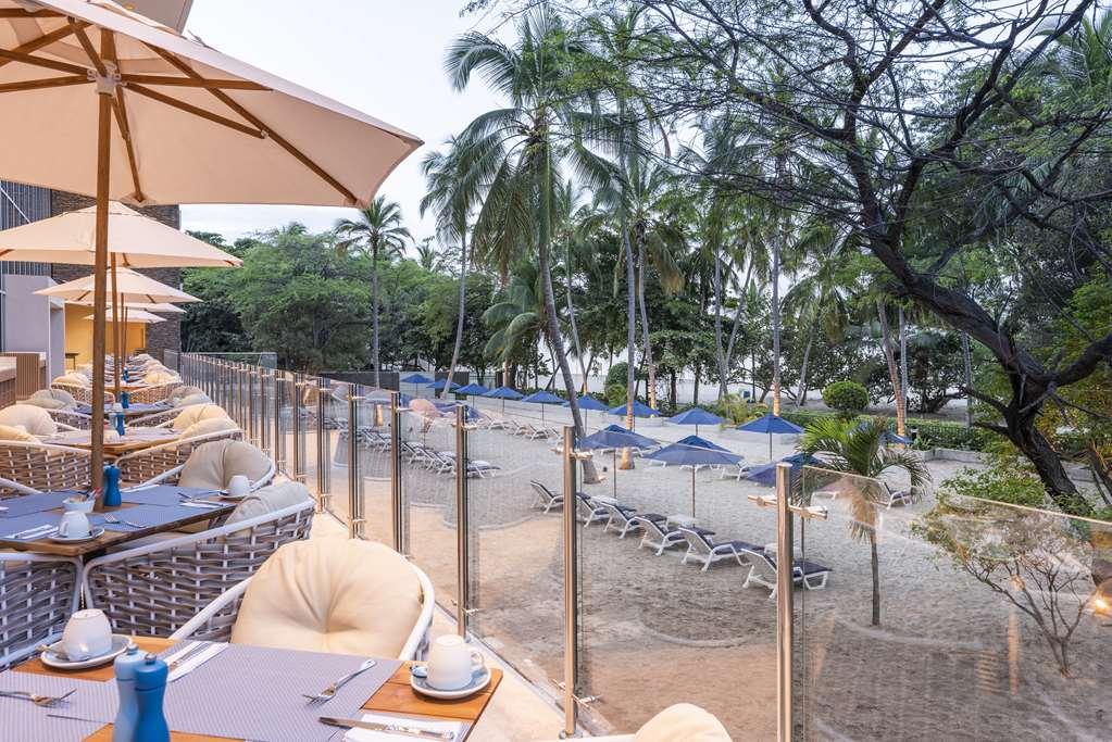فندق Hilton Santa Marta المطعم الصورة